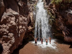 Cascada escondida